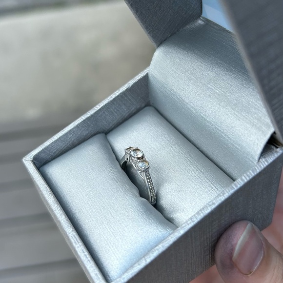 Silver Sapphire Ring - Picture 3 of 3